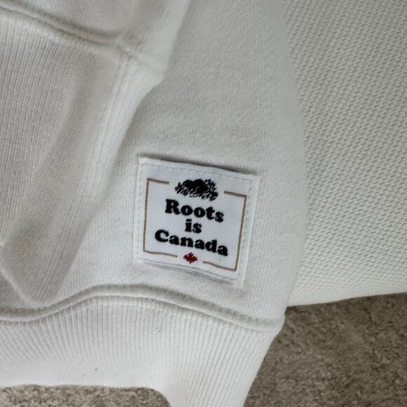 Roots Team Canada White Half Zip Women's Medium - Picture 3 of 3